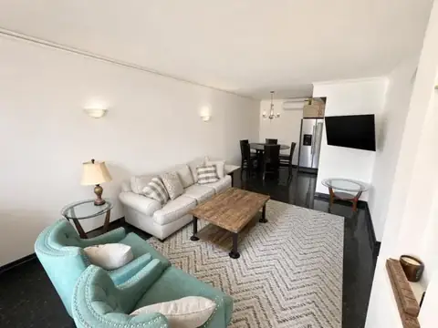 The same room decluttered by Stylst
